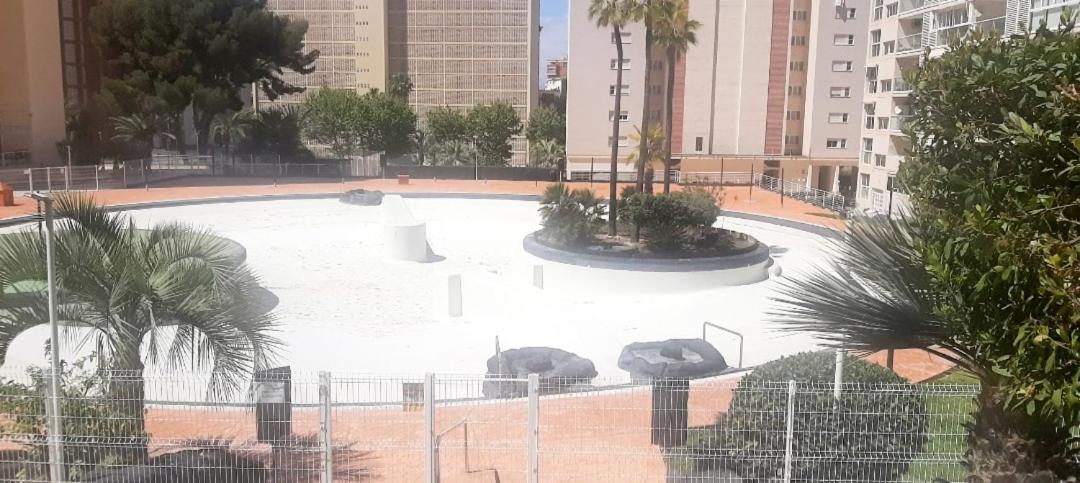 Vacanza Luxury Complex- Parking , Pool Only In The Summer , Rincon De Loix Apartamento Benidorm Exterior foto
