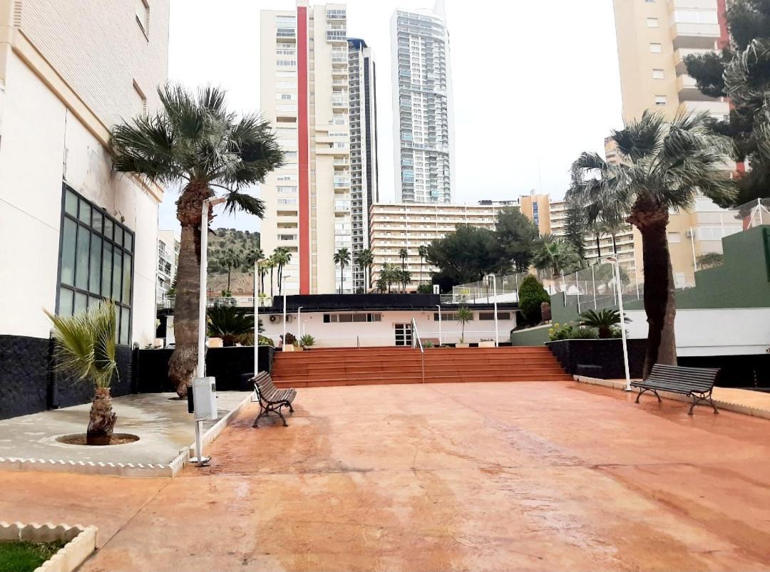 Vacanza Luxury Complex- Parking , Pool Only In The Summer , Rincon De Loix Apartamento Benidorm Exterior foto