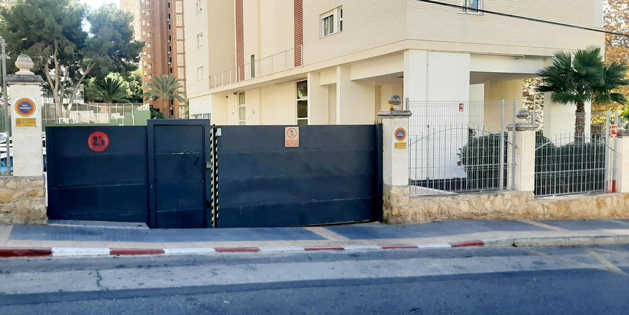 Vacanza Luxury Complex- Parking , Pool Only In The Summer , Rincon De Loix Apartamento Benidorm Exterior foto